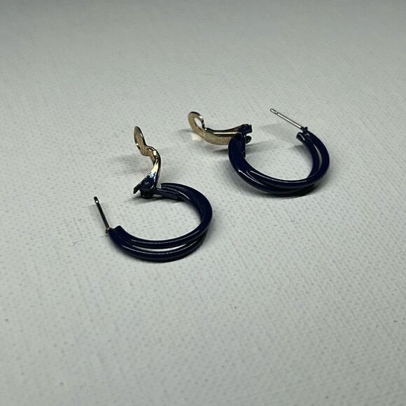Vintage Small Black Hoop Earrings - Picture 3 of 5
